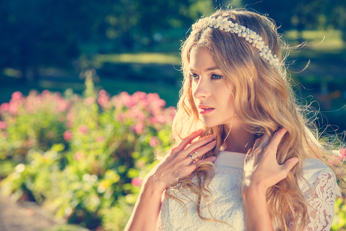 bruidskapsel met tiara bruidskapsel met tiara